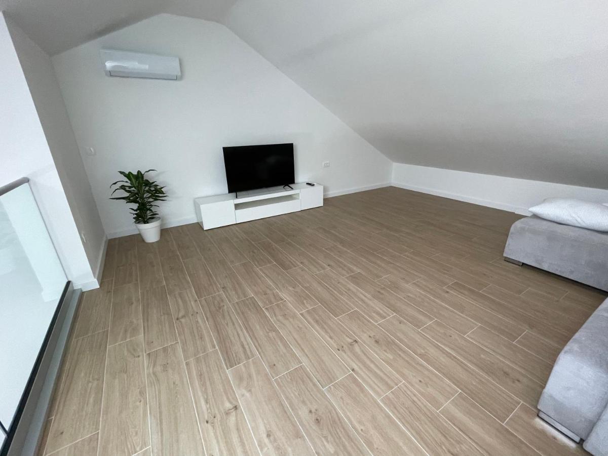 Galeria Apartment Podstrana Luaran gambar