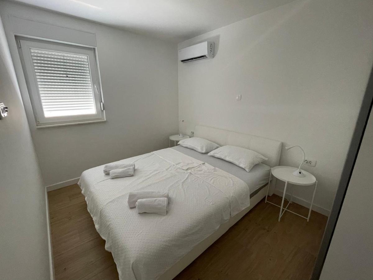 Galeria Apartment Podstrana Luaran gambar
