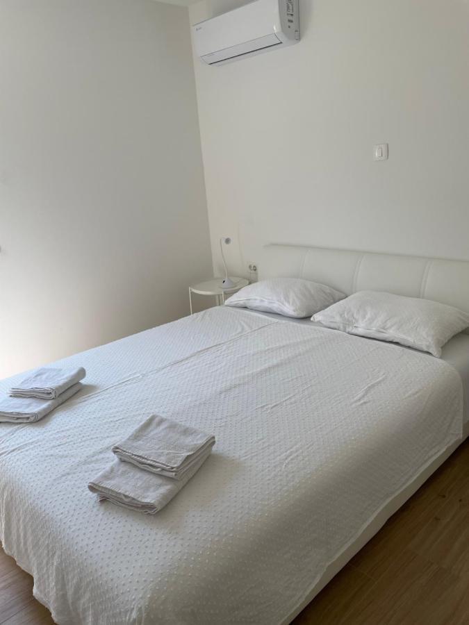 Galeria Apartment Podstrana Luaran gambar