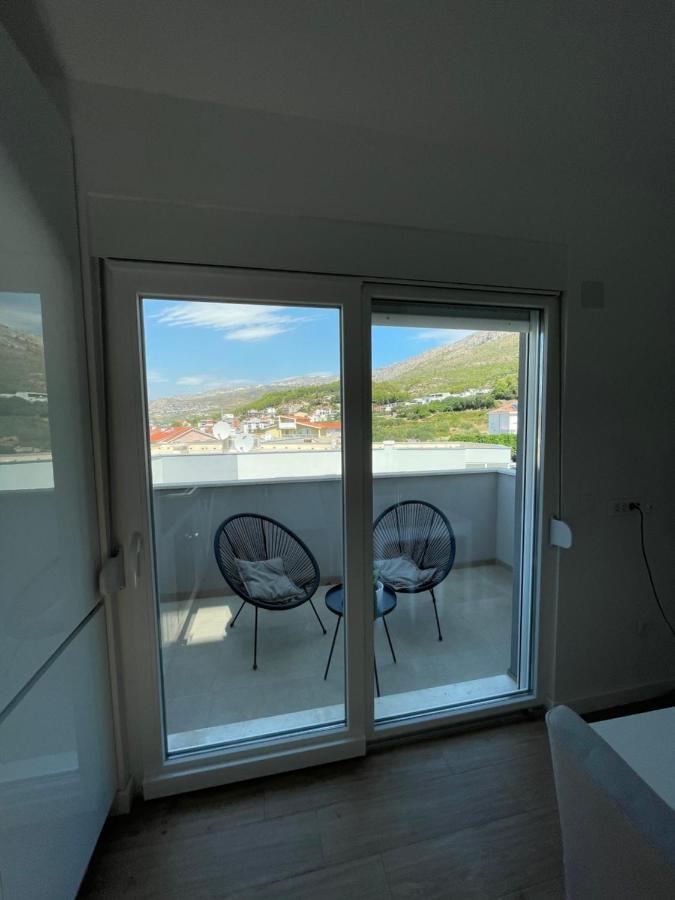 Galeria Apartment Podstrana Luaran gambar
