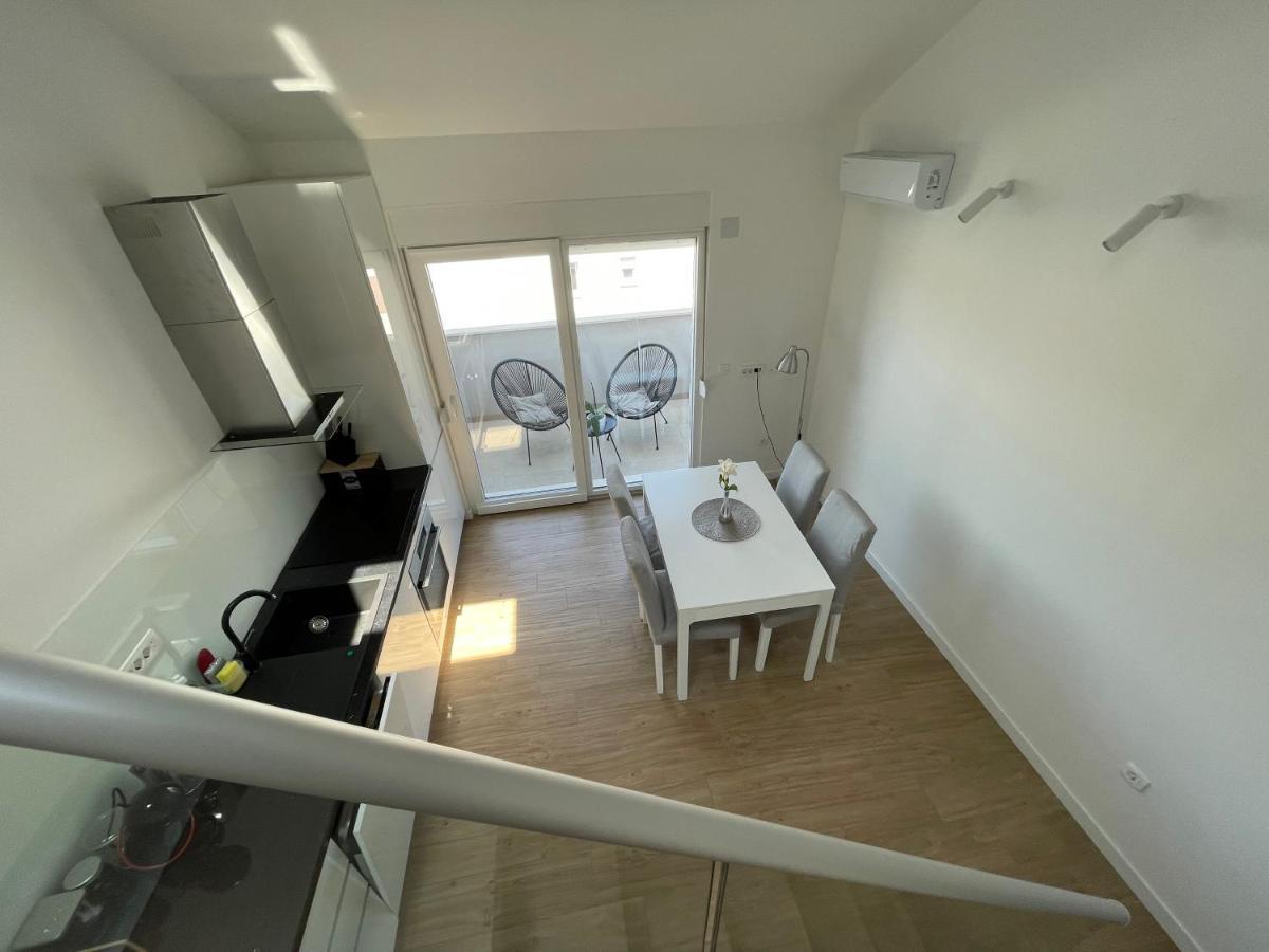 Galeria Apartment Podstrana Luaran gambar