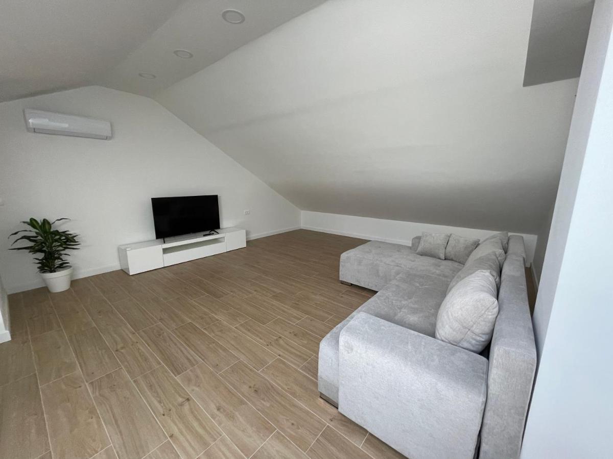 Galeria Apartment Podstrana Luaran gambar